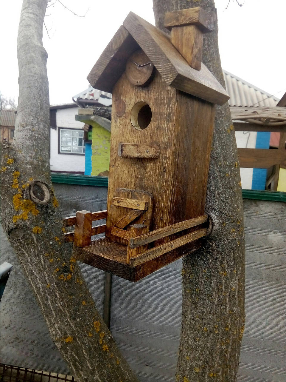 

Скворечник с декором
