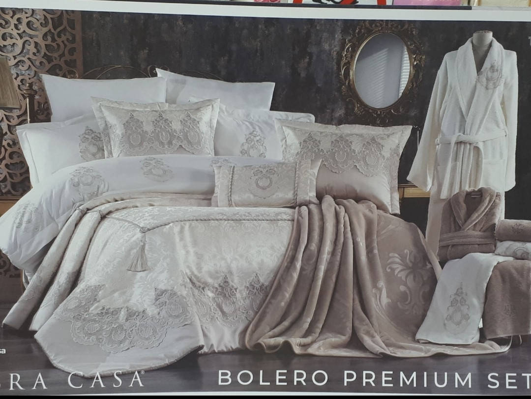 

Постельное бельё + покрывало + халат + полотенце ZEBRA CASA 17 предметов