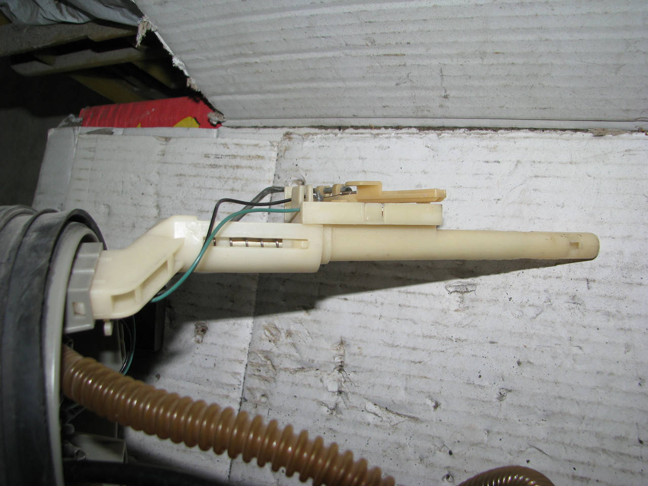 

Б/у датчик уровня топлива Seat Toledo I 1.6 1991-1999, 1L0919051E, 1H0919051AK, VDO 88457179, 228.225/20/1,