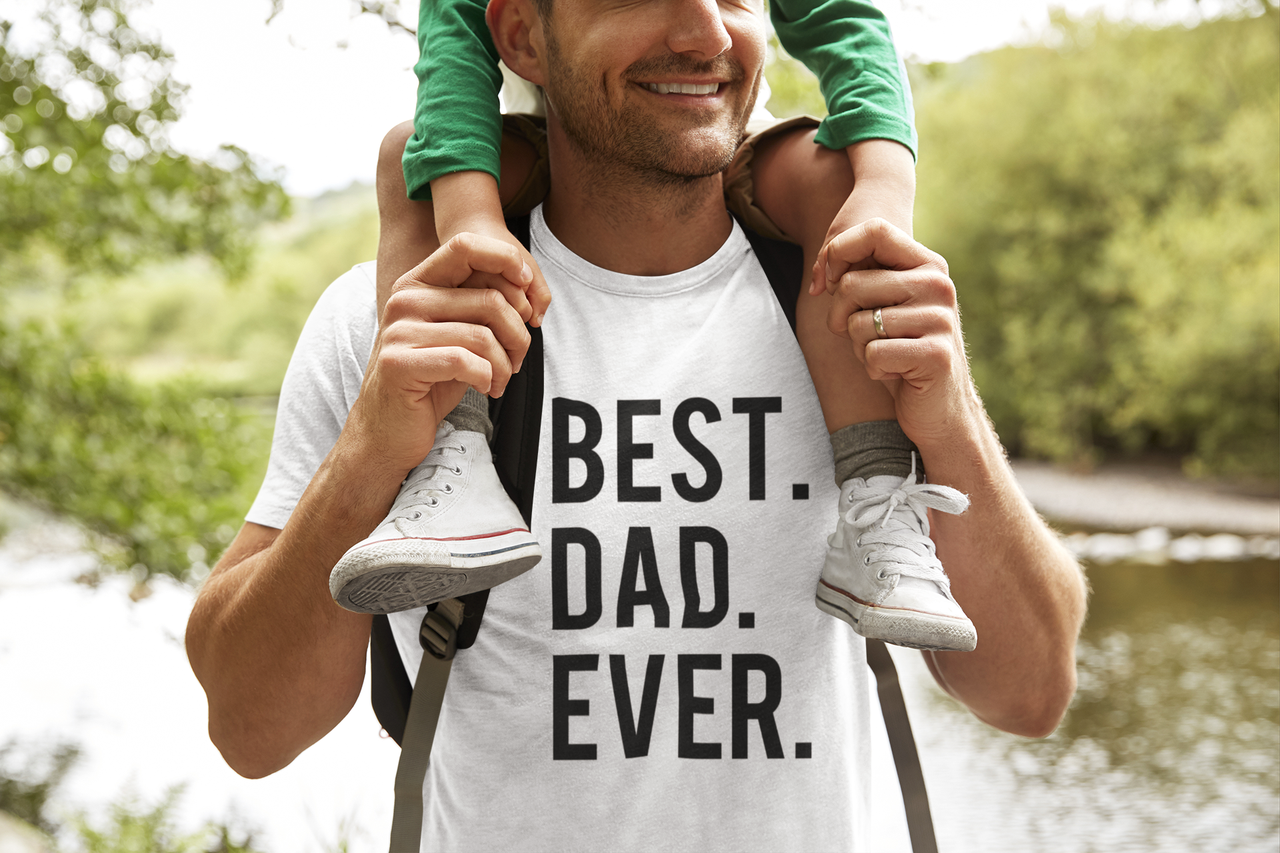 

Мужская футболка папе белая Best Dad Ever, Лучший папа в мире