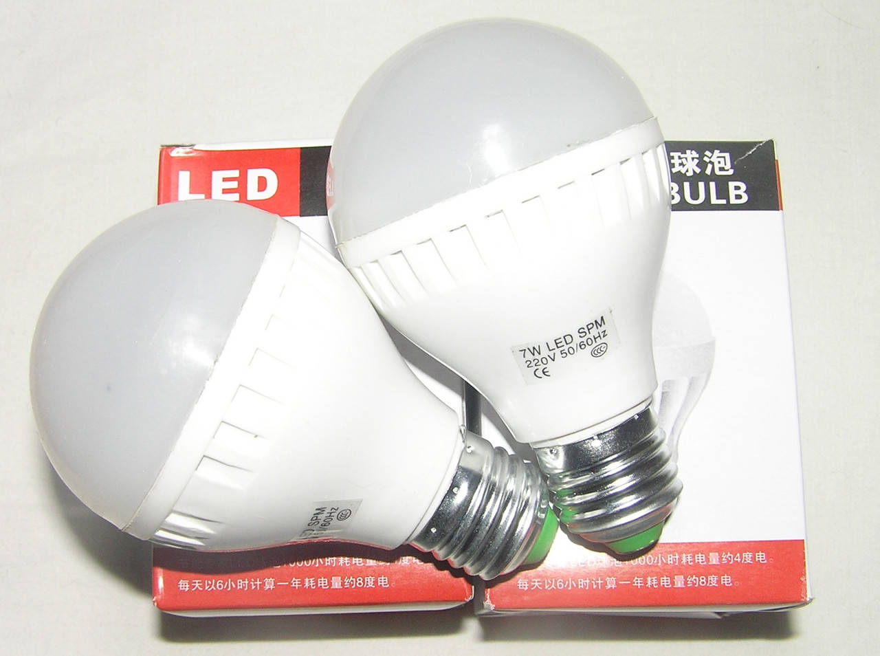 

Лампа Glow E27 7 Wt 12 led теплый