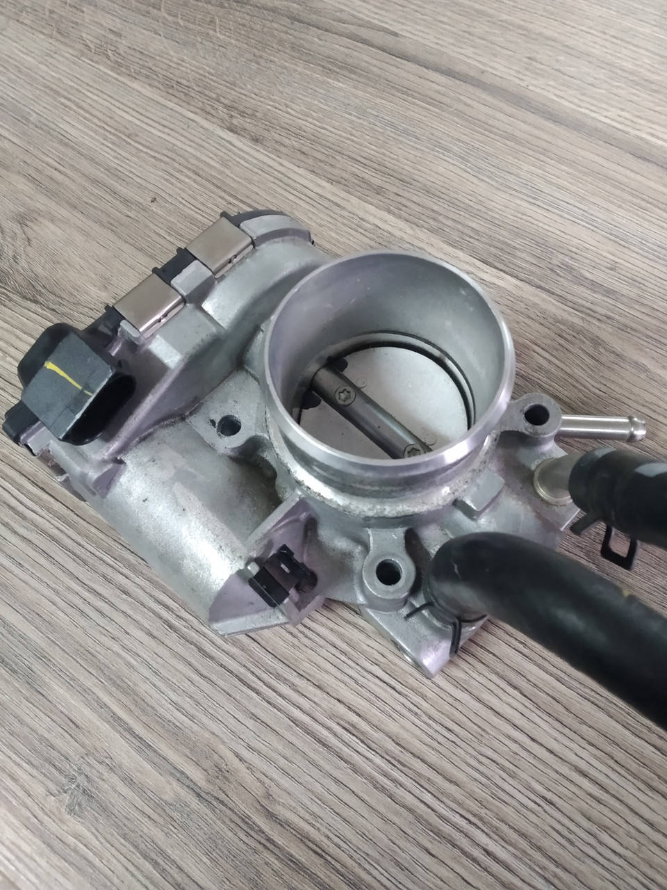 

Дросельная заслонка Hyundai i30 Accent Kia Ceed Rio Cerato Venga 2007-15 351002B150, 9590930008