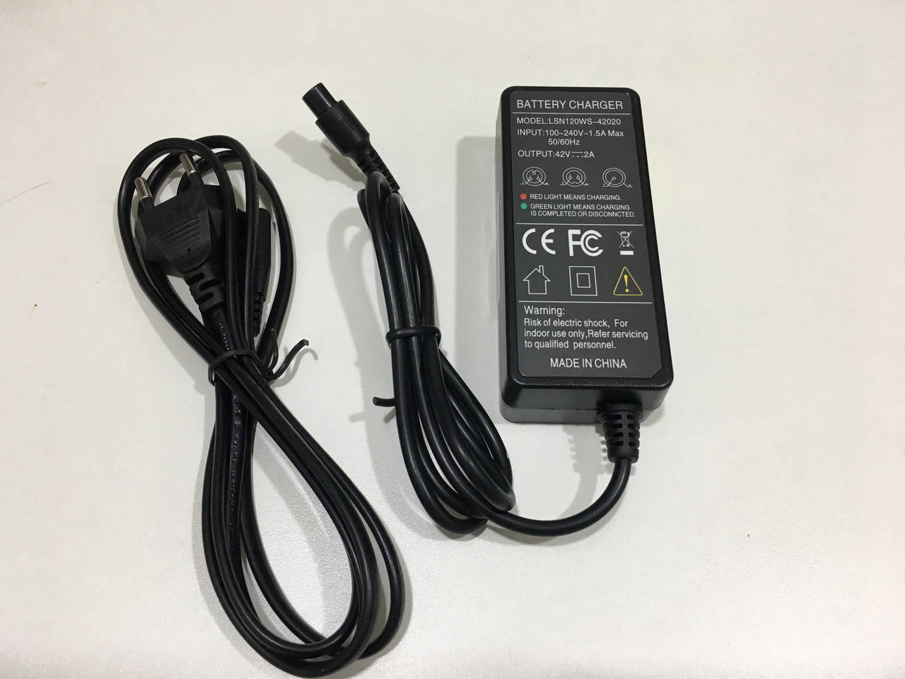 

Зарядка,блок питания для гироскутера,гироборда,сигвея 42V2A
