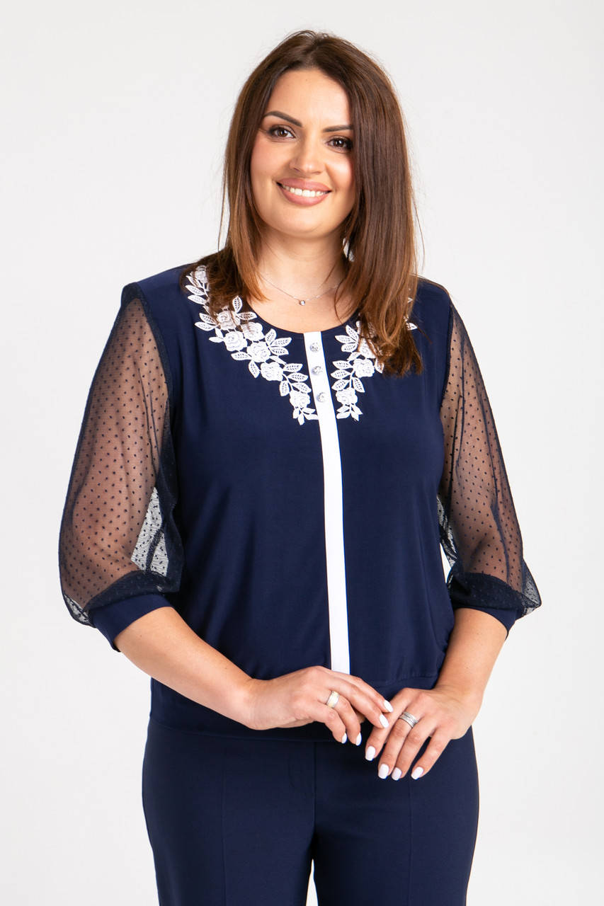 

Женская блузка "Незабудка" офисная нарядная темно-синяя белые кружева батал, Синий