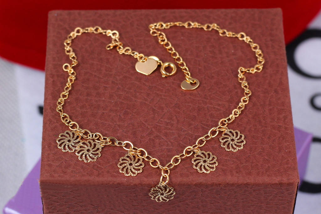 

Браслет Xuping Jewelry на ногу с цветочками 23 см 2 мм добавка цепи 5 см золотистый