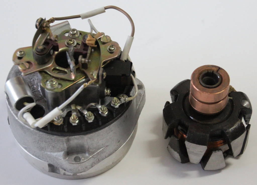 

Генератор Иж Юпитер 12V в сборе