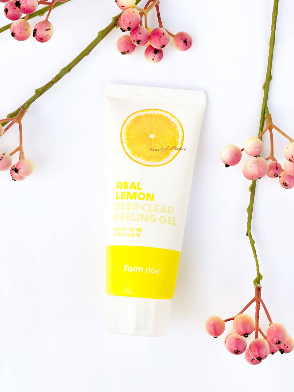 

Пилинг-гель с экстрактом лимона FarmStay Real Lemon Deep Clear Peeling Gel 100ml