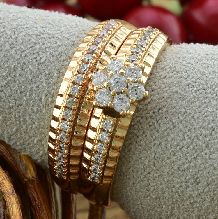 

Кольцо Xuping двойное 15154 ширина 9 мм белые фианиты позолота 18К размер 17