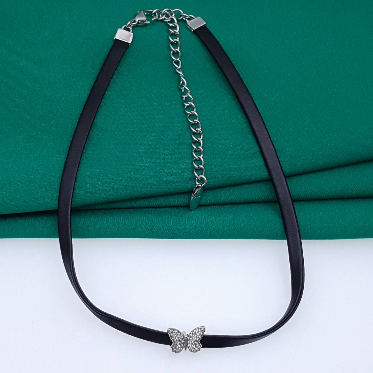 

Кожанный Шнурок, "Бабочка" с камнями, р.30-37, медсталь Xuping, родий