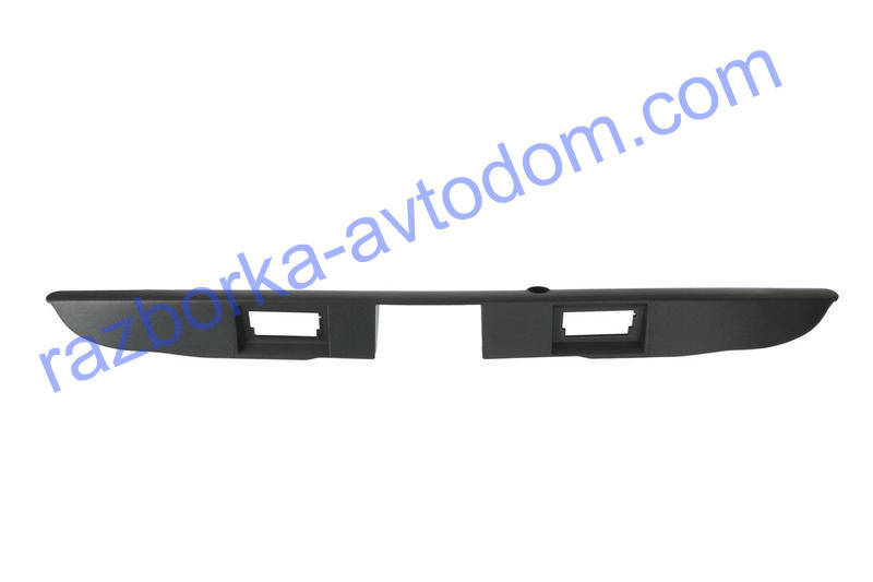 

Планка подсветки номера (под ляду) MB Vito W638 (96-03) OE:6387430830