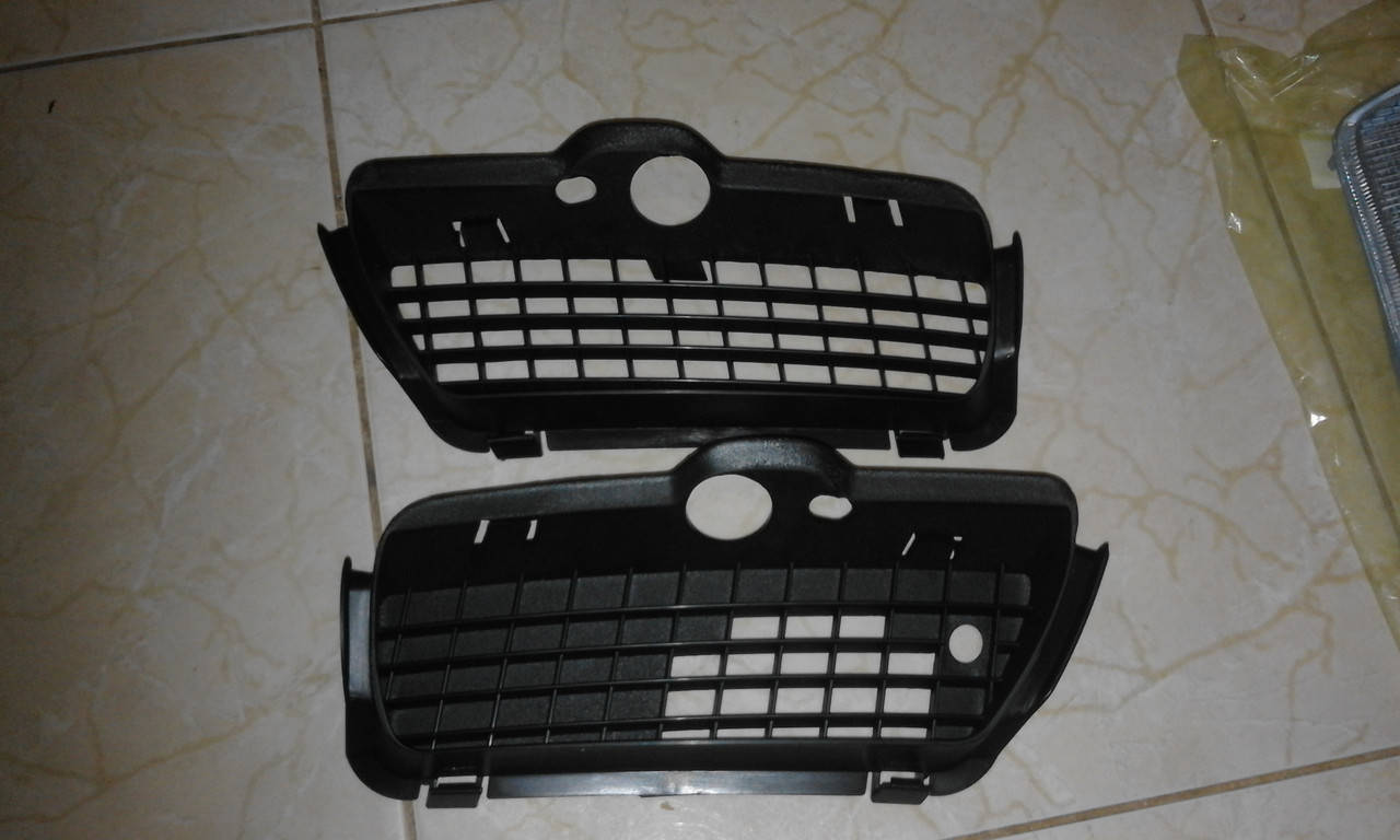 

Решетка переднего бампера VW GOLF 3 91-97