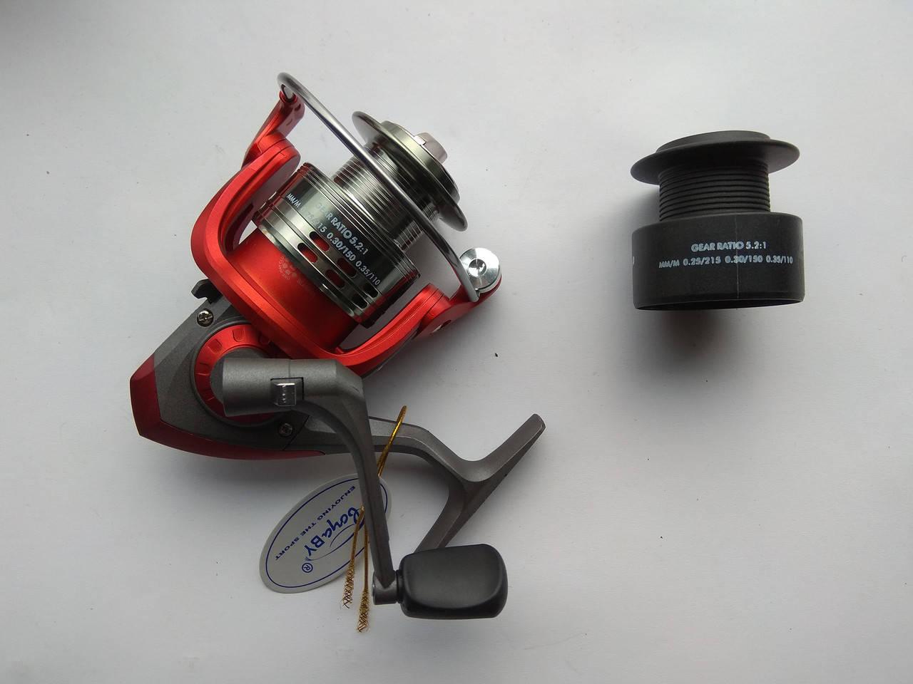 

Катушка Boya FG3000 5+1, Серый