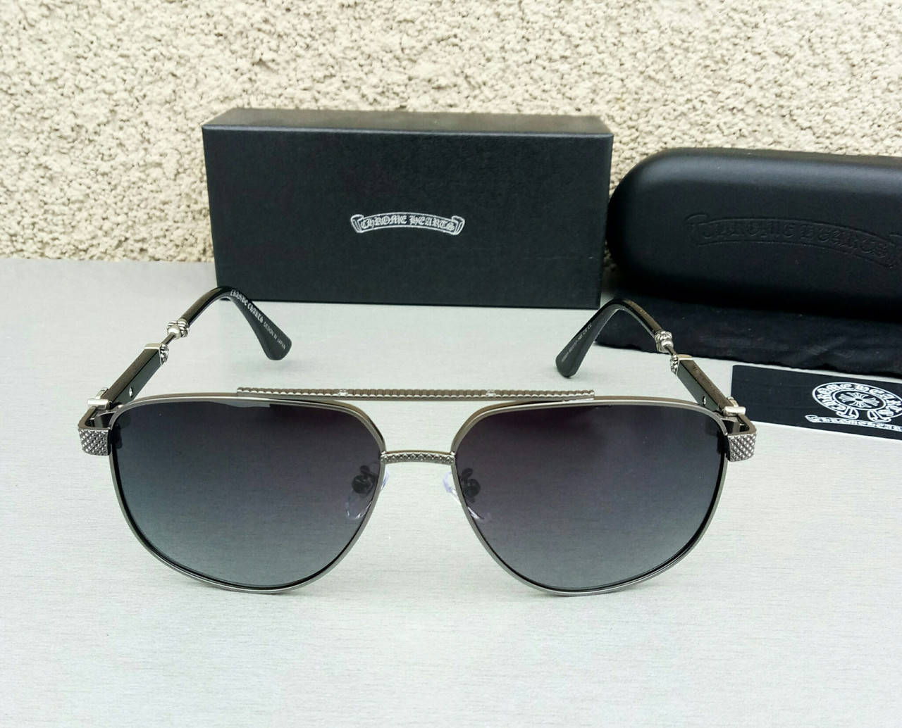 

Chrome Hearts очки мужские солнцезащитные черные в серебристой металлической оправе