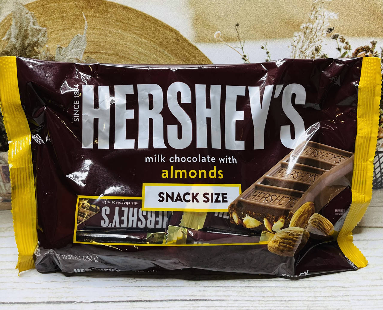 

Цукерки маленькі шоколадки Hershey's Almonds з мигдалем