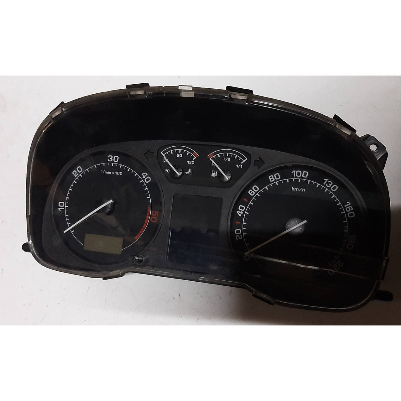 

Приборная панель Skoda Octavia Tour