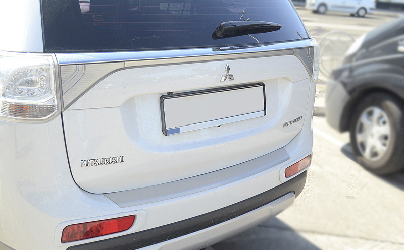 

Накладка на бампер с загибом Mitsubishi Outlander III 2013-