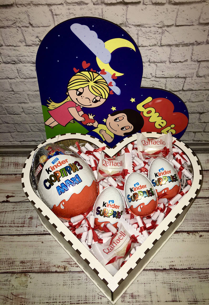 

Подарунок для дівчини у коробці серце 101 причина love is