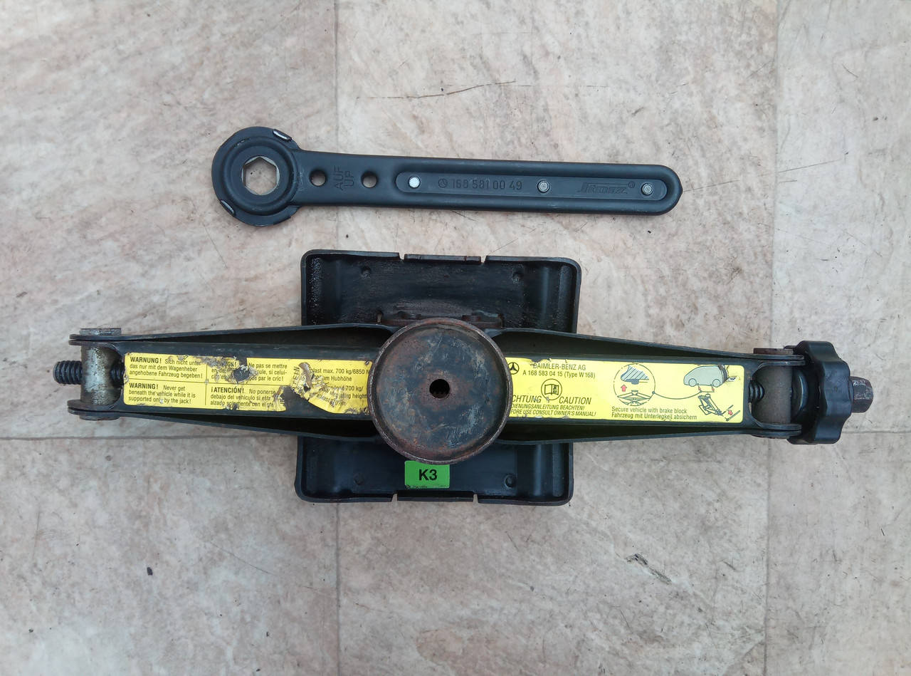 

Домкрат Mercedes-Benz A-class W168 A 168 583 04 15 ( 700кг )