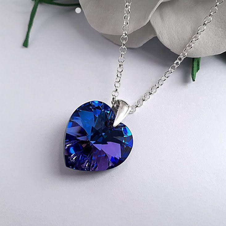 

Кулон с кристаллом Swarovski в форме сердца (цена без цепочки)