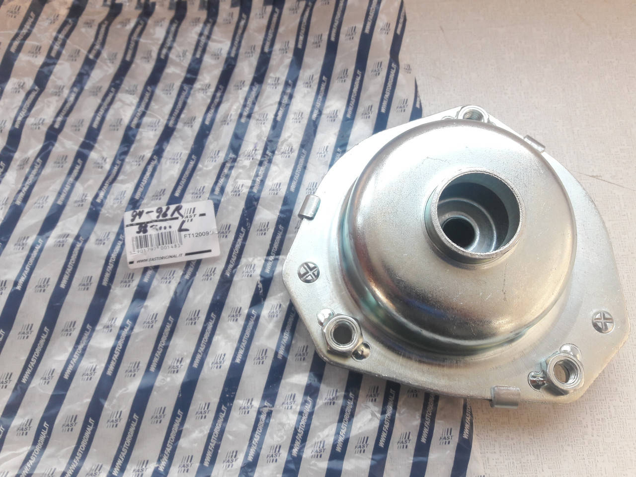 

Опора передней стойки амортизатора Fiat Ducato, Peugeot Boxer, Citroen Jumper (1994-2002), 1323166080, 503842