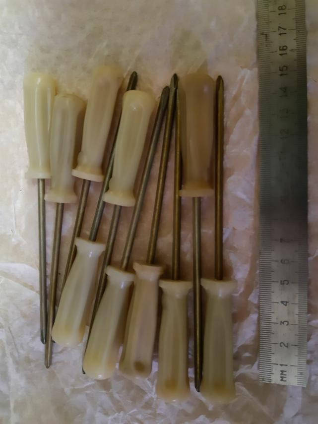 

Отвертка Ссср 160мм крестовая ,фигурная , очень прочные