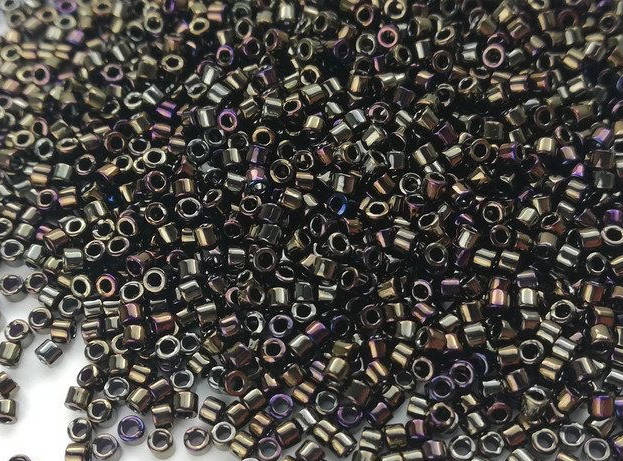 

Японський бісер Miyuki Delica 11/0 DB0007 - Brown Iris