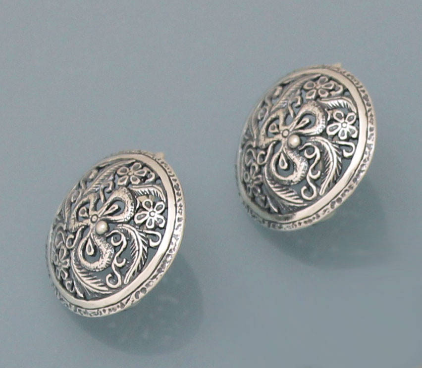 

Серьги из серебра 925 пробы .
