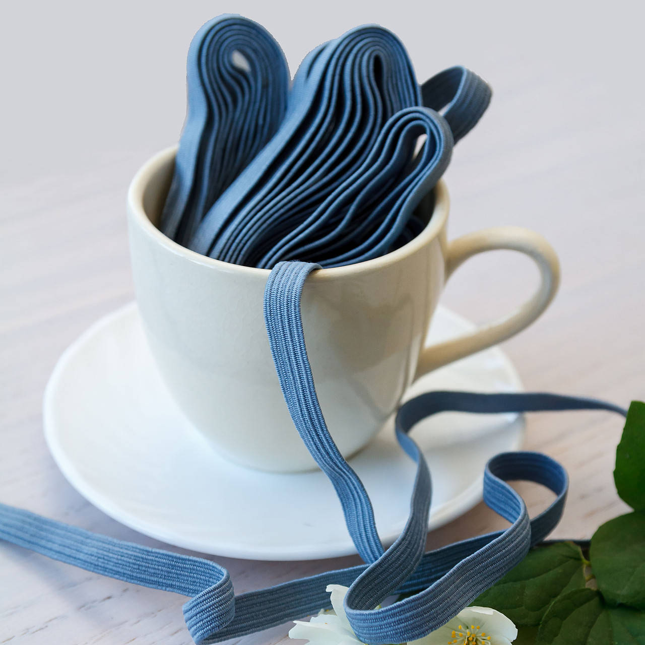 

Резинка трикотажная бельевая / цвет голубой / ширина 1 см / упаковка 10 м