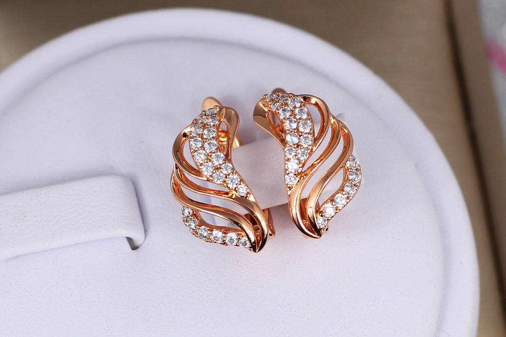 

Серьги Xuping Jewelry Афродита 1.5 см золотистые