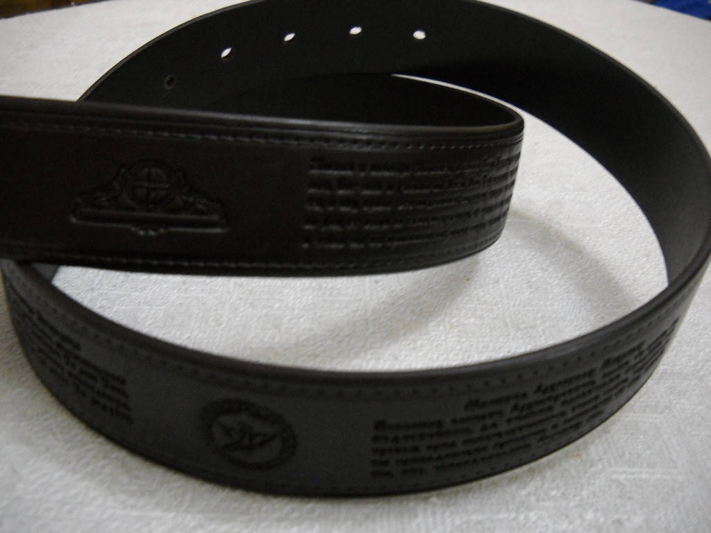 

Ремень кожаный, черный с молитвой снаружи. Размер: длина 1200-1350 мм. ширина 35- 40 мм