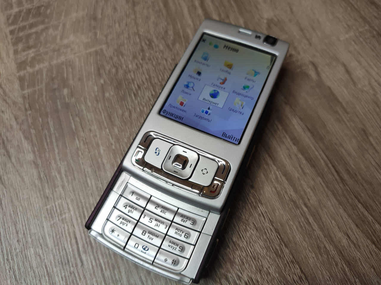 

Мобильный телефон Nokia N95 оригинал б.у серый