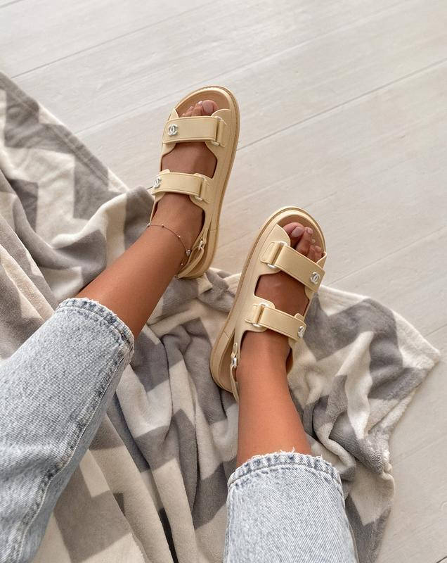 

Женские сандали Chanel Dad Sandals в стиле босоножки Шанель БЕЖЕВЫЕ 36, Сандалии