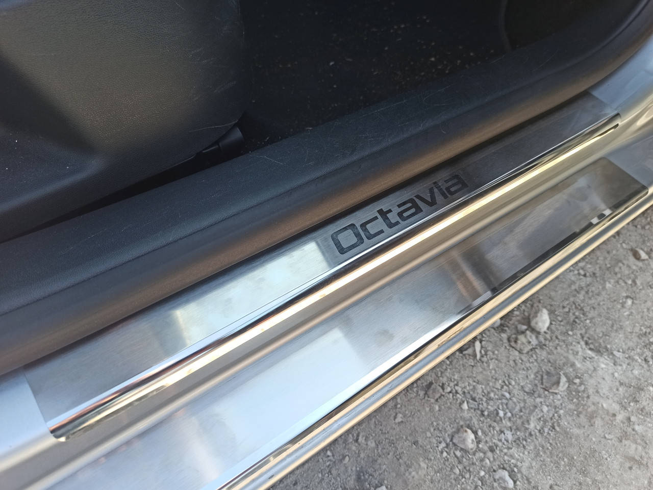 

Накладки на пороги Skoda Octavia A5 (2004-2013) Premium - 0.8мм
