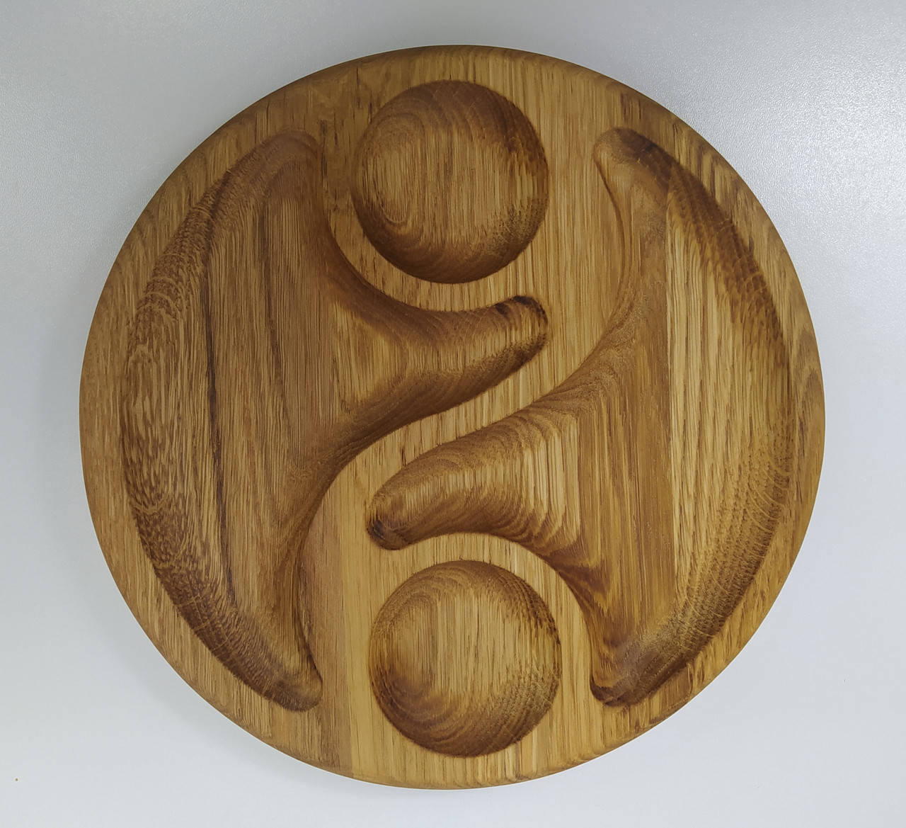 

Доска для подачи еды на 4 секции дуб d 25 см, высота 2.4 см