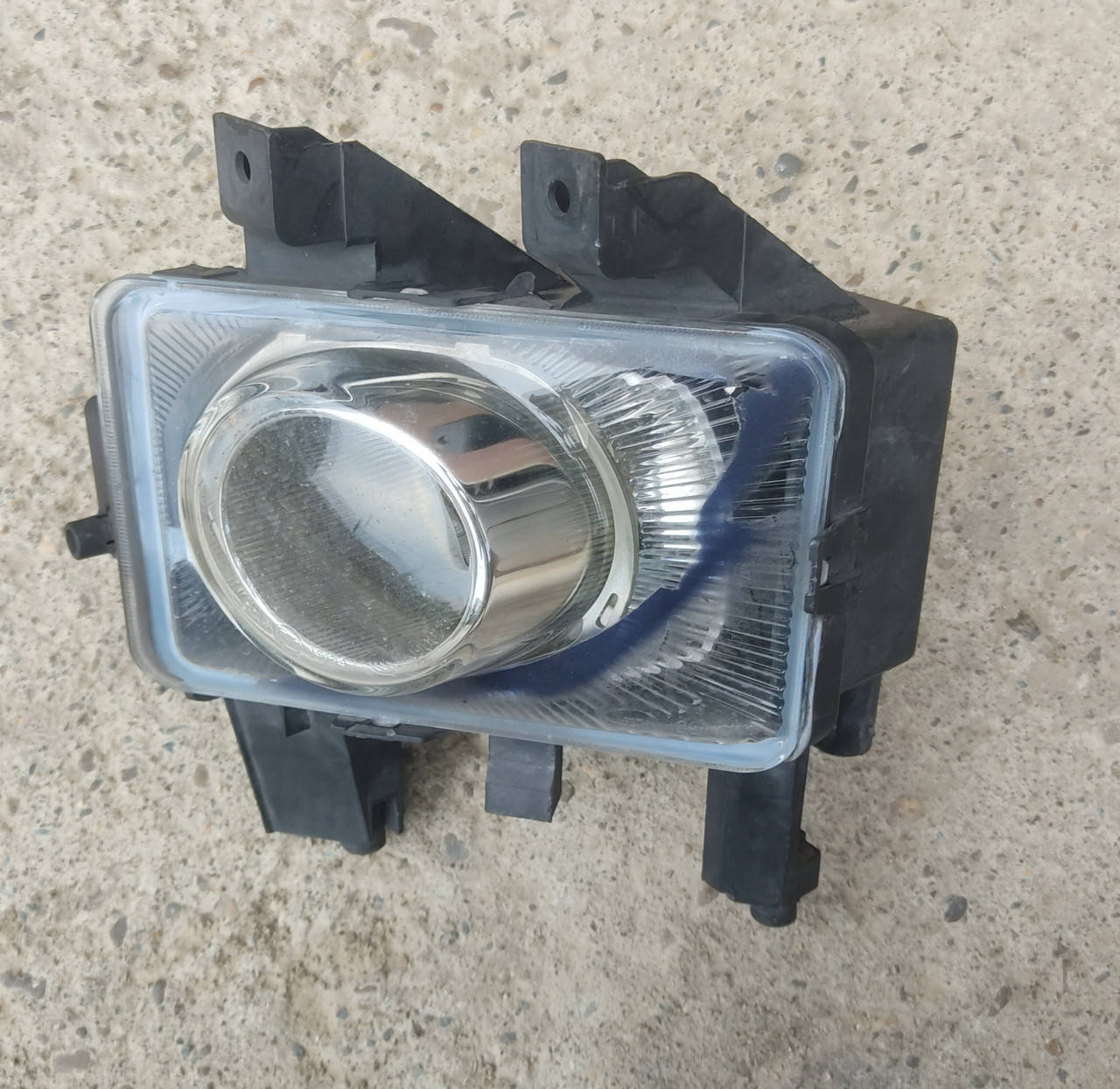 

Фара противотуманная левая Opel Astra H Zafira B 13261998 (дефект)