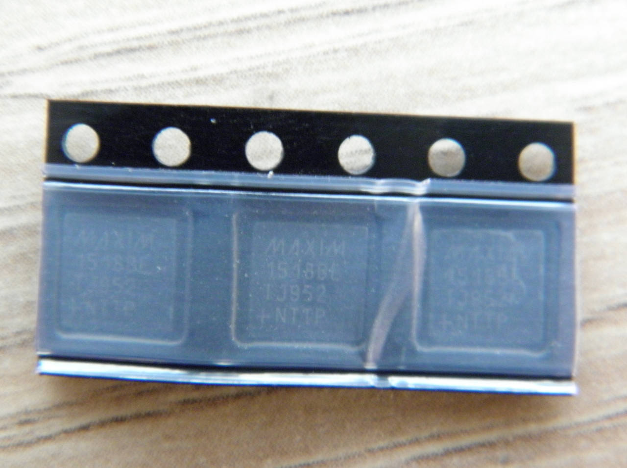 

Микросхема MAX1518BE 1518BE