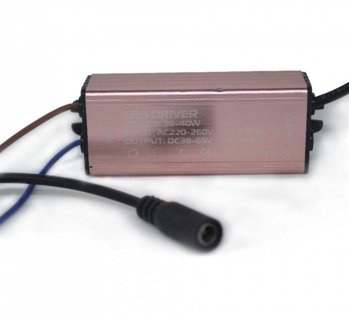 

Драйвер к PANEL 36-40W DC38-65V 520mA круглый штекер 40683