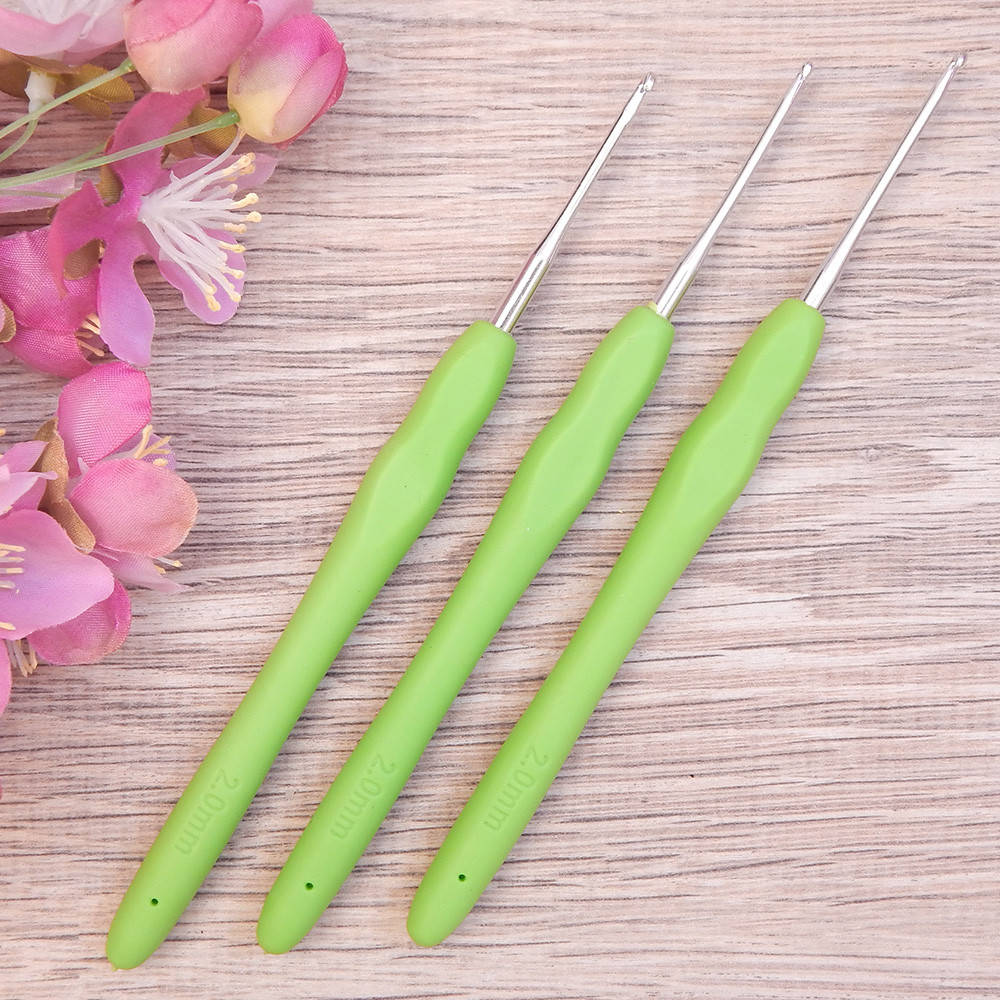 

Крючок для вязания с силиконовой эргономичной ручкой, 2 мм