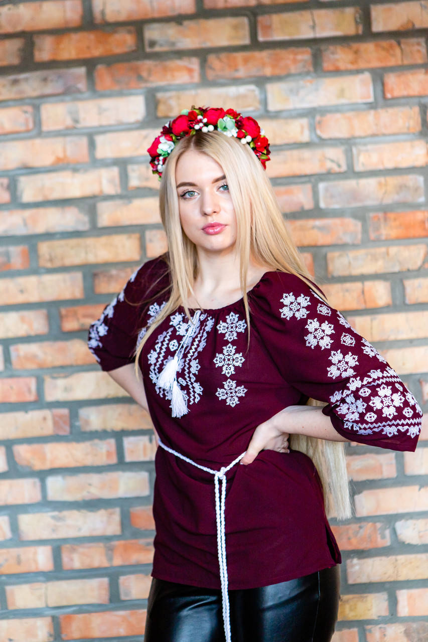 

Вишиванка жіноча Зорепад шифон бордова