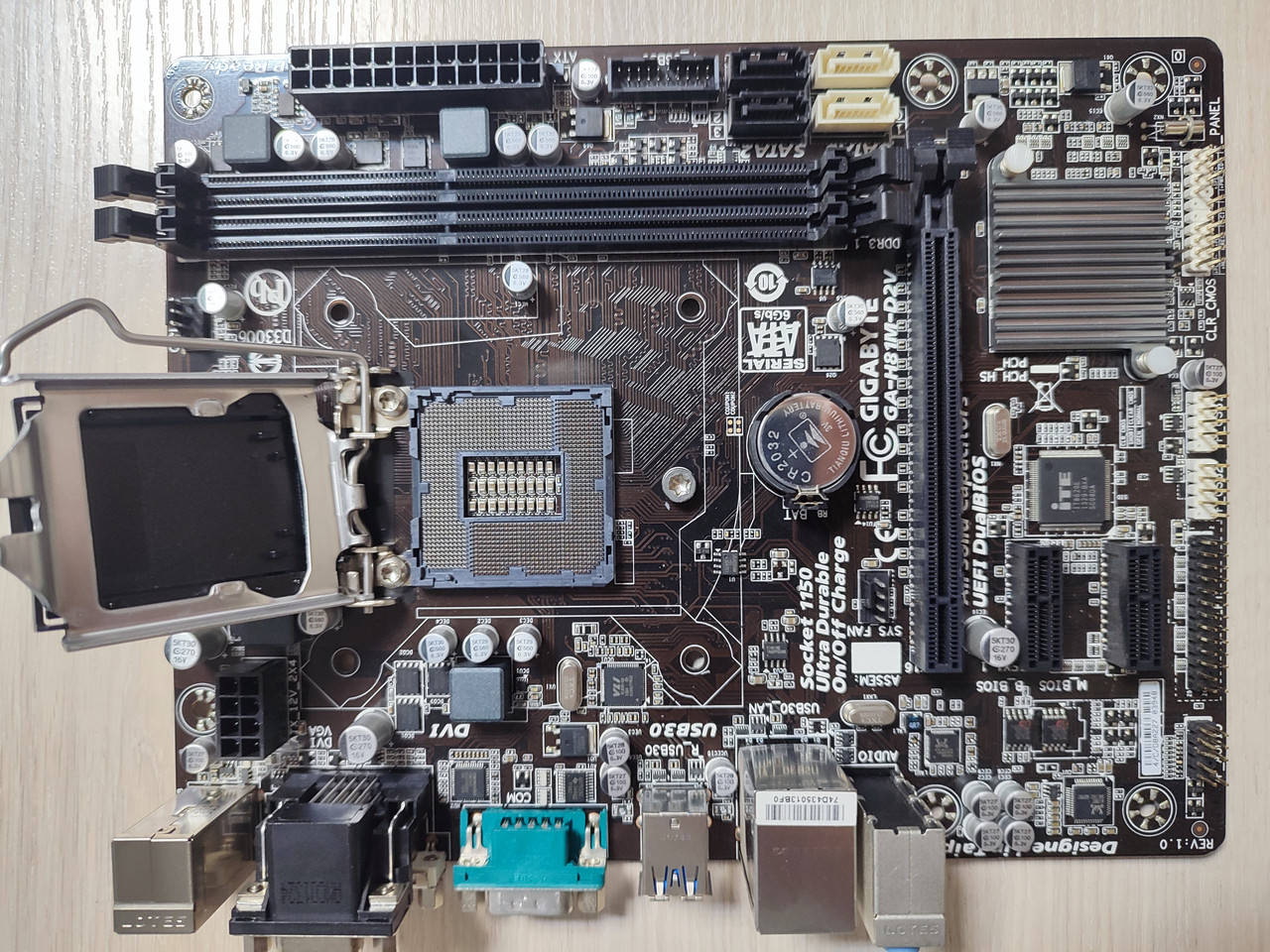 

Мат. плата S1150 Gigabyte GA-H81M-D2V б/у
