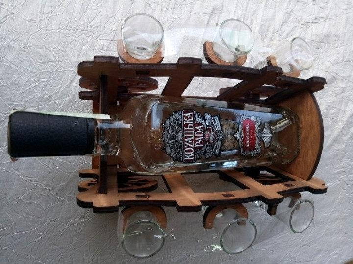 

Мини-бар Телега с рюмками