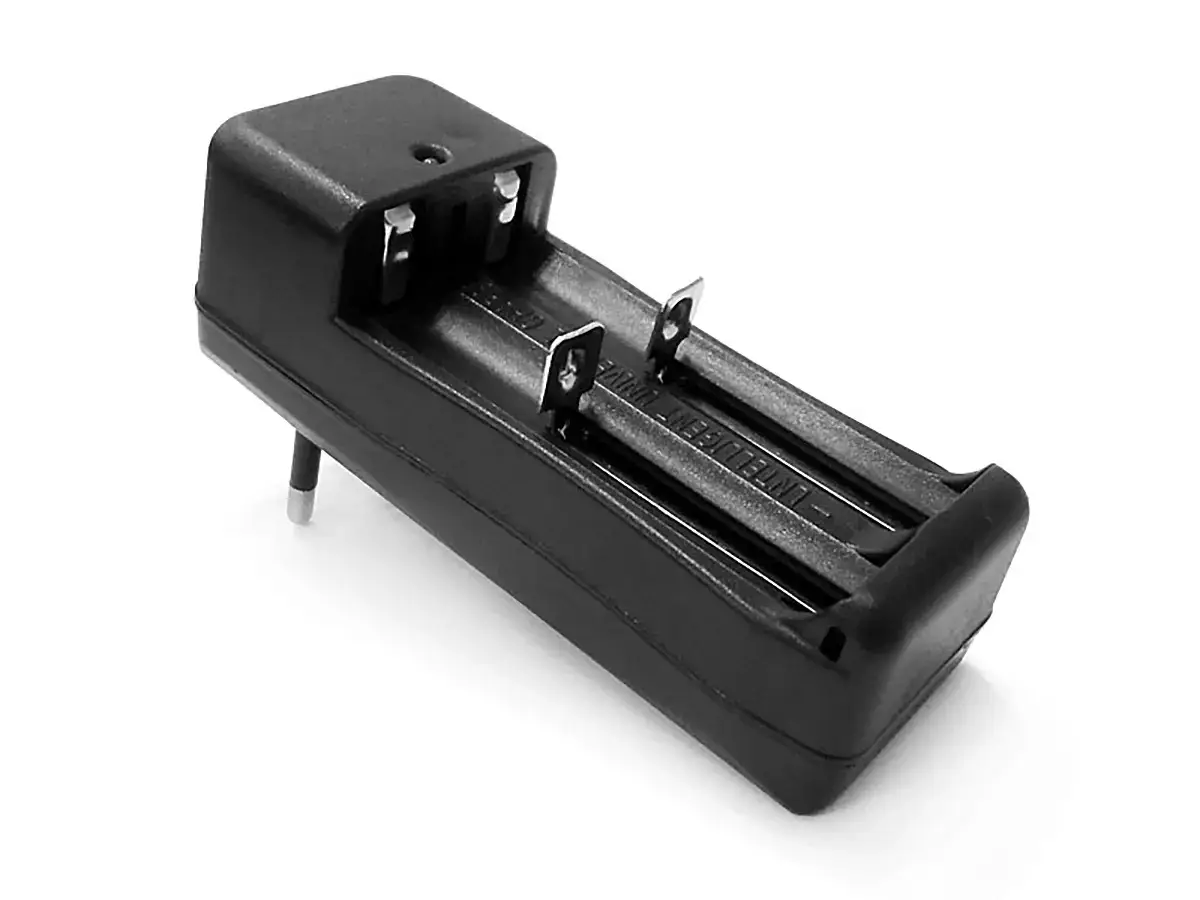 

Зарядное устройство 220В 1000мАч 3,7В 2x18650 Charger Double 300шт 8792