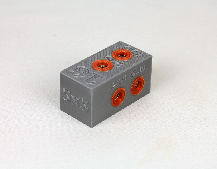 

Кондуктор П-образный под конфирмат и шкант с упором 25-50мм х 5мм под ДСП 16мм