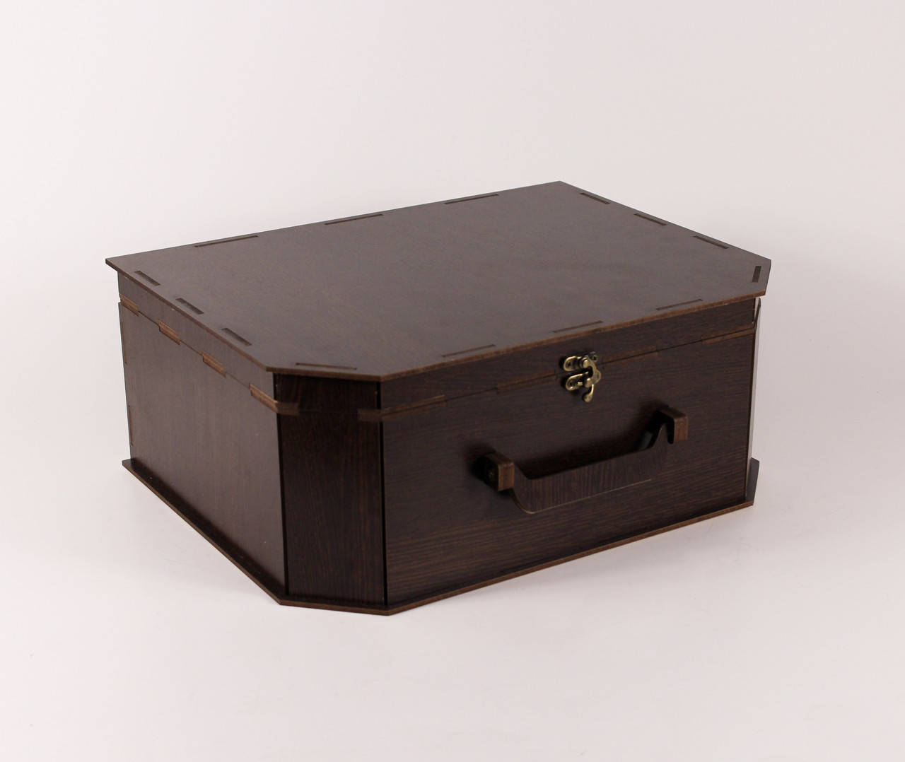 

Коробка деревянная Чемоданчик на занавесах коричневый