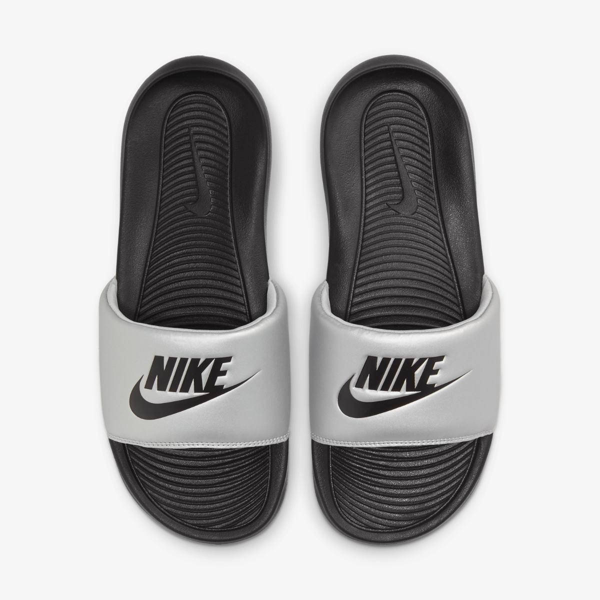 

Тапочки Nike Victori One (CN9677-006) 38