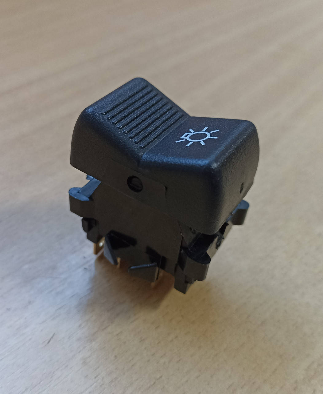 

Переключатель главного света МТЗ клавиша