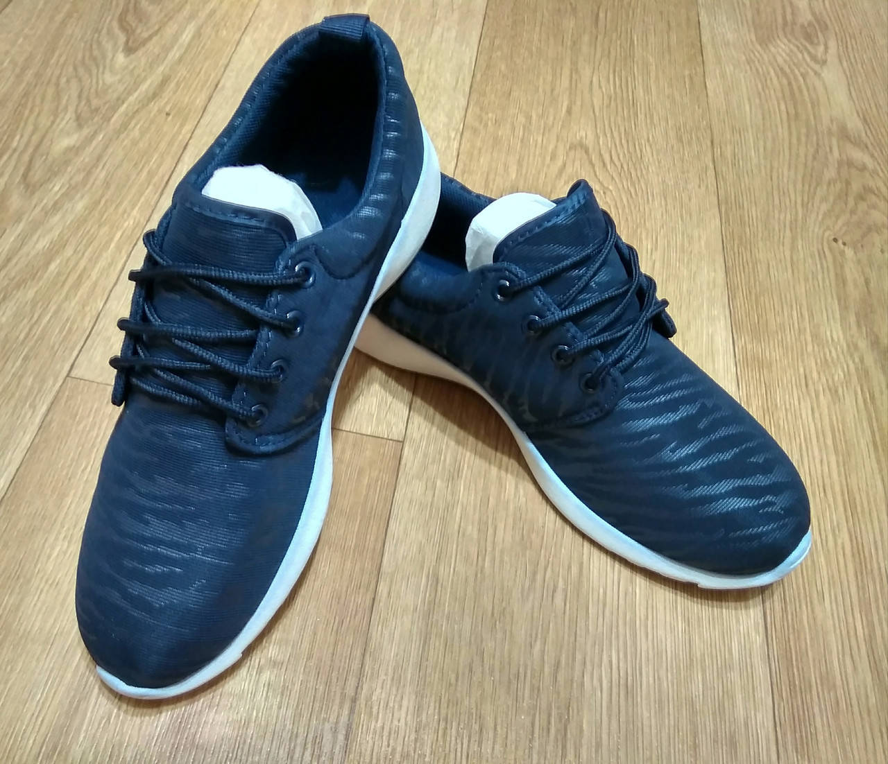 

Демисезонные мужские кроссовки 41 размер