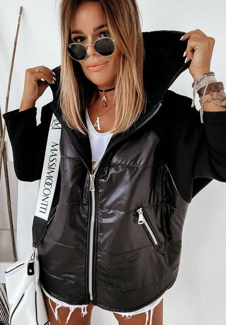 

Куртка с капюшоном весенняя