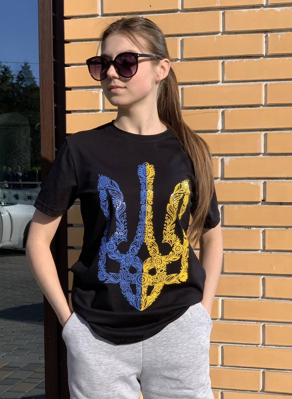

Футболка патриотическая с большым гербом в цвет прапора размеры S,M,L,XL,2XL, Черный