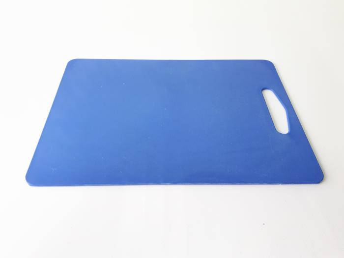 

Доска разделочная пластиковая кухонная для нарезания овощей и продуктов маленькая 33 * 23 cm для кухни, Разные цвета